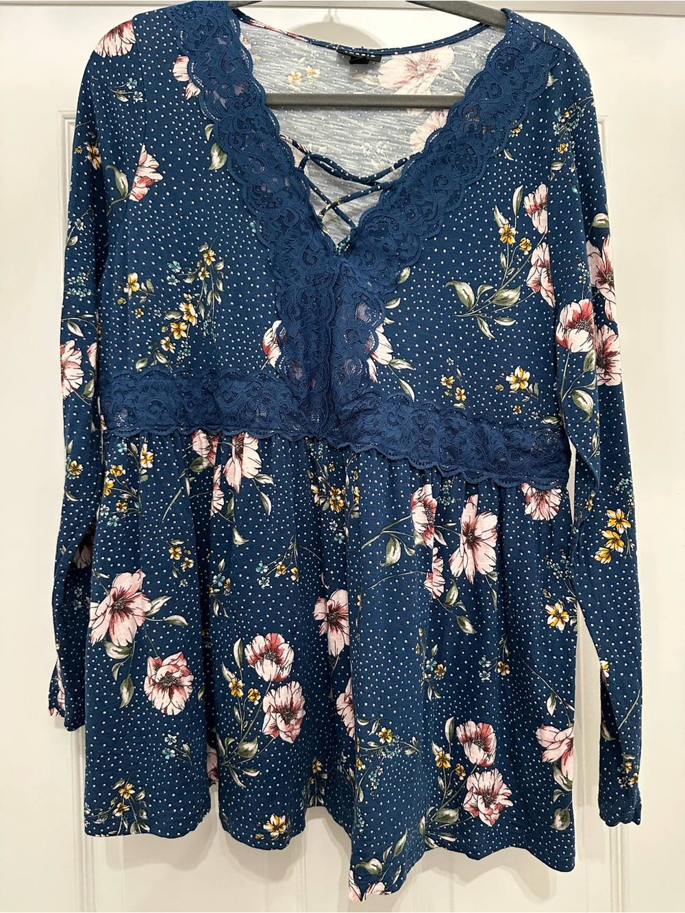 TORRID NEVER WORN Women's Blue Floral Lace-Trim Long Sleeve Top Size 1